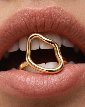 Selbstbewusster Stil: Statement-Goldring