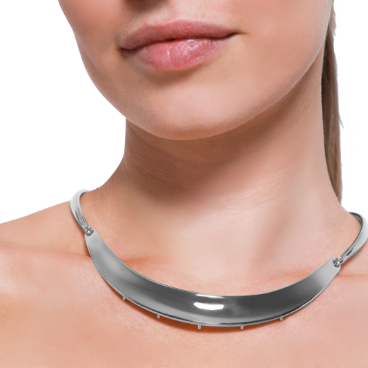 Eleganter Silberhalsreif für Damen im minimalistischen Design