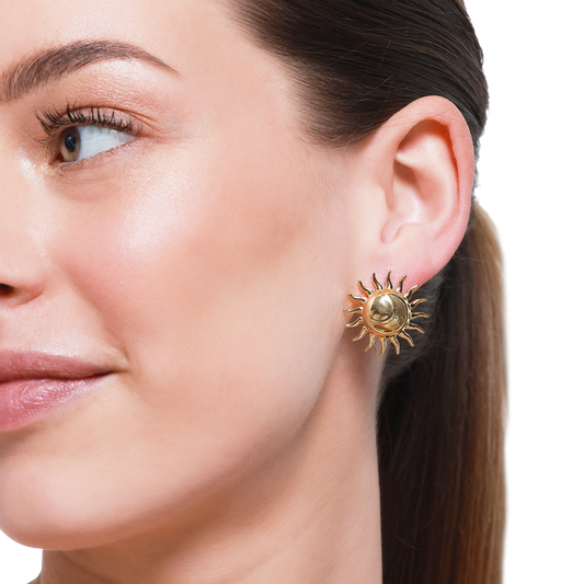 Goldener Sonnen-Ohrring – stilvolles Accessoire für Damen