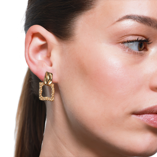 Goldener Ohrring Damen – Modernes Accessoire im Fokus