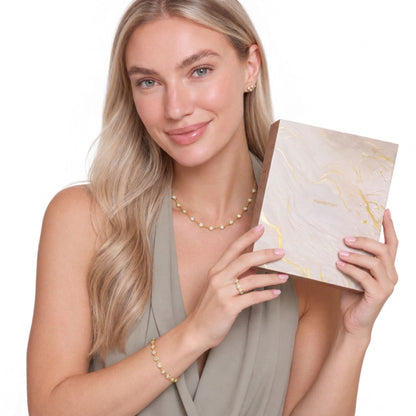 Schmuckset Damen Edelstahl – Adventsbox Radiance in Gold, getragen
