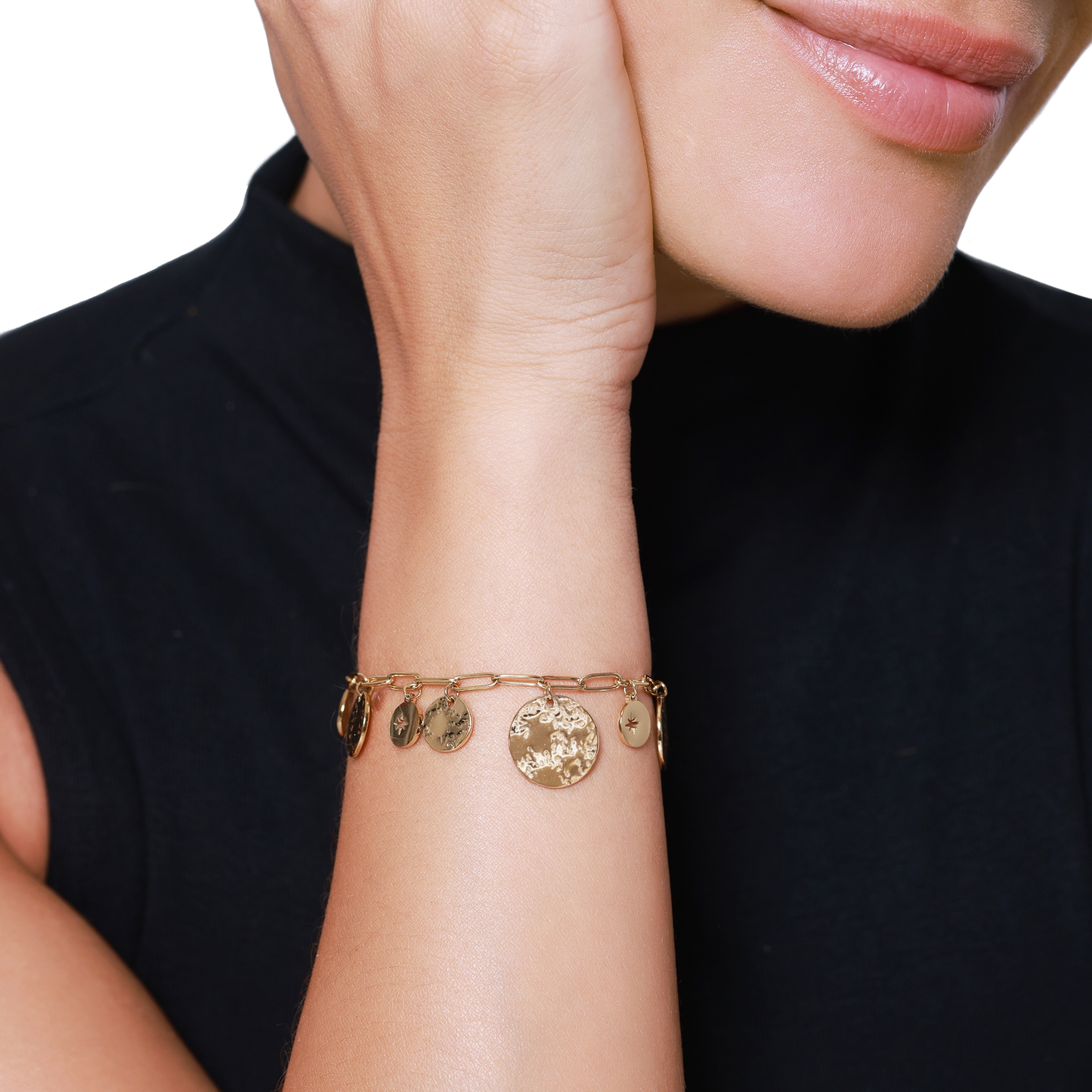 Armband Damen Edelstahl Selene Gold Detailansicht der Anhänger