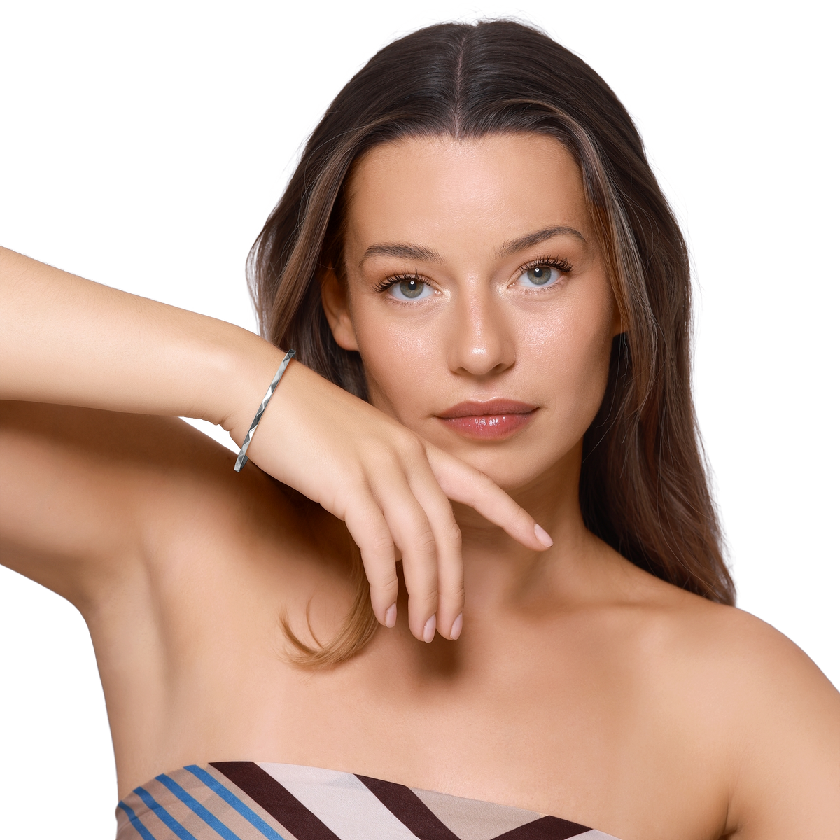 Armband Damen Edelstahl Brielle silberfarben am Handgelenk getragen