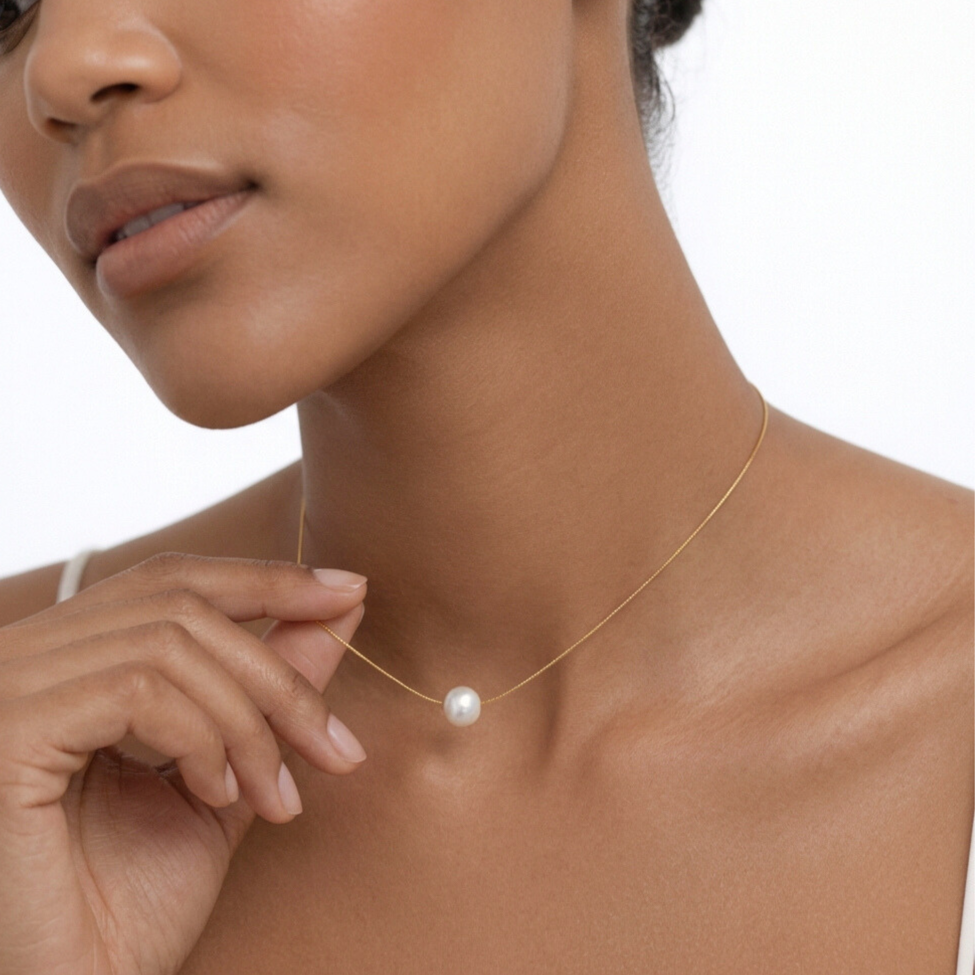 Kette mit weißer Perle