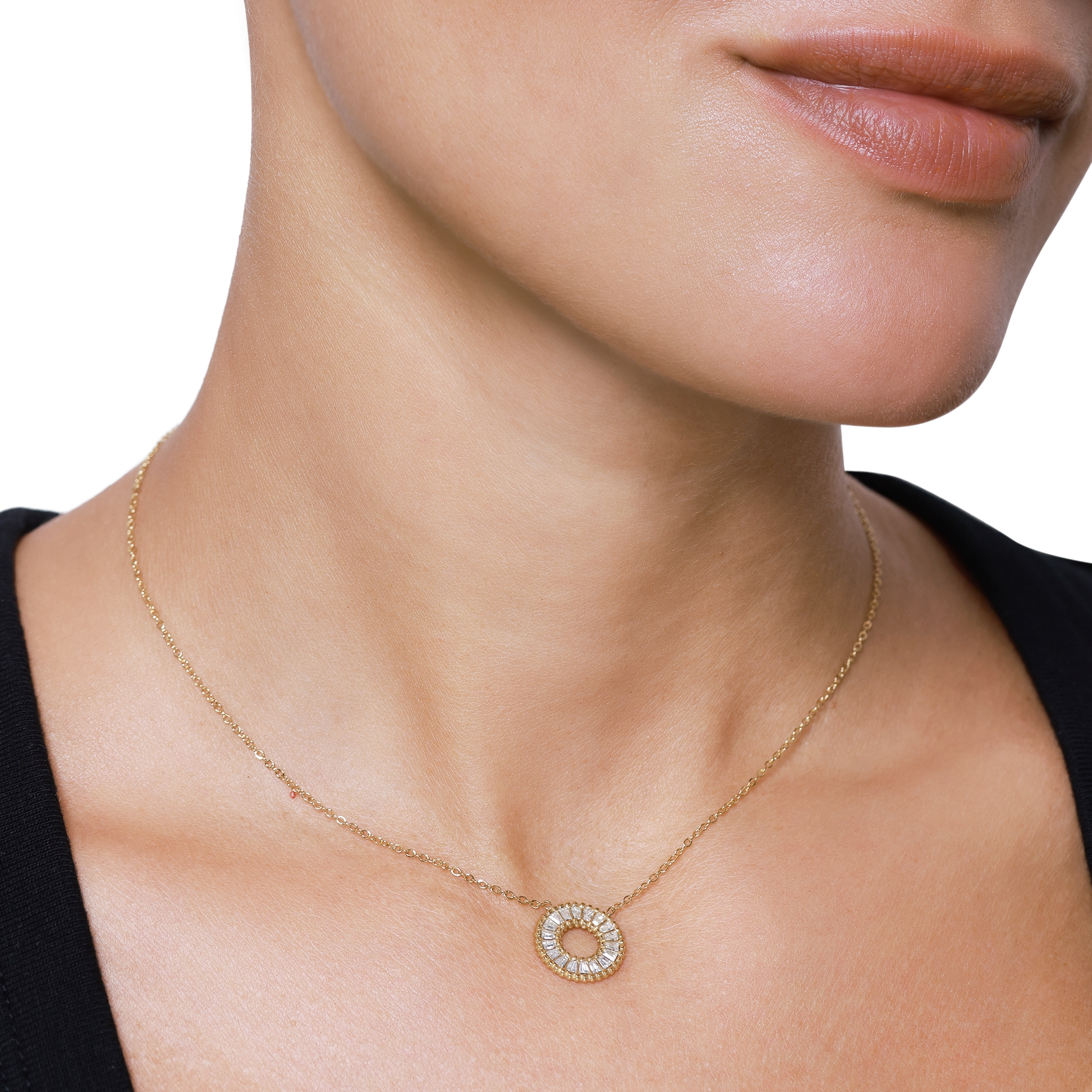 Halskette Damen Gold Fauna in Gold, Detailaufnahme des Anhängers mit weißen Zirkonia-Steinen