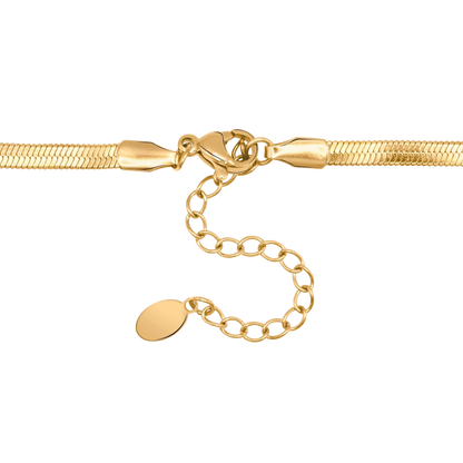 Halskette Damen Edelstahl Mathilda in Gold gestylt zum Outfit