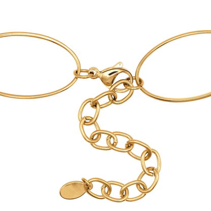 Halskette Damen Gold Caroline gestylt zum Outfit
