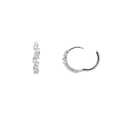 Ohrringe Damen Edelstahl Ottavia in Silber gestylt mit weiterem Damenschmuck