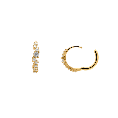 Ohrringe Damen Edelstahl Ottavia in Gold gestylt mit weiterem Damenschmuck