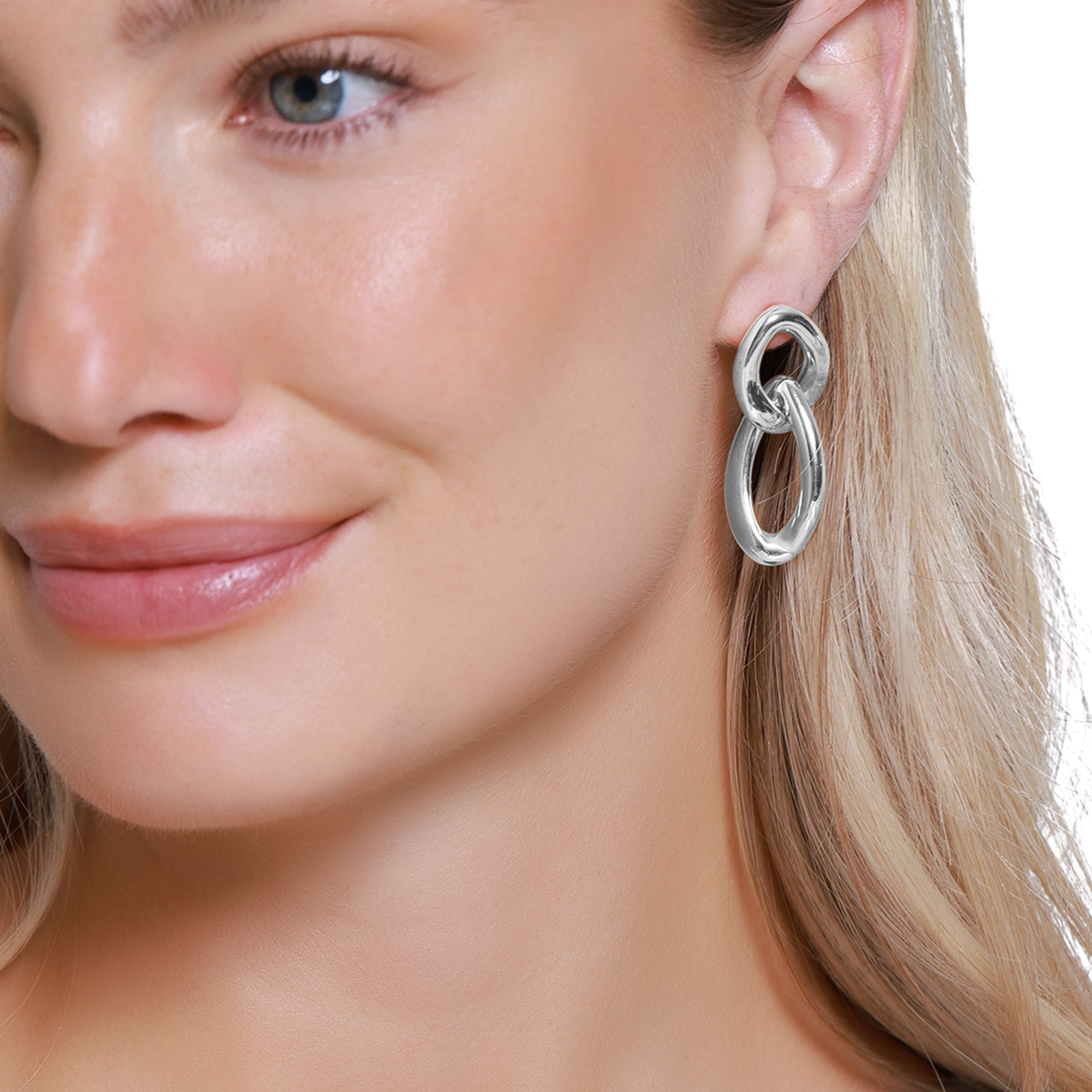 Ohrringe Damen Edelstahl Aitana in Silber, verschlungene Ovale im Detail
