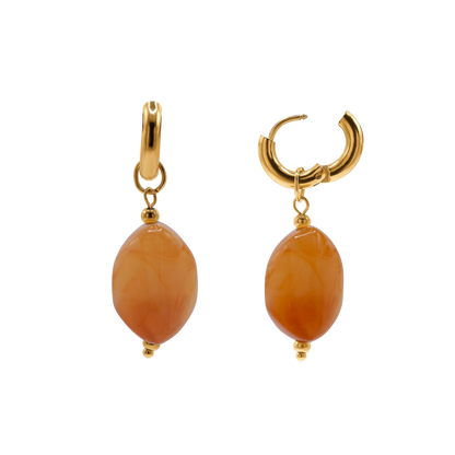 Ohrringe Damen Edelstahl Nefeli in Gold mit Stein Light Peach gestylt zum Outfit